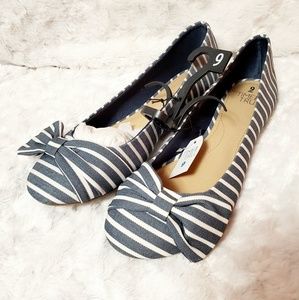 Women flats size 9 white and blue